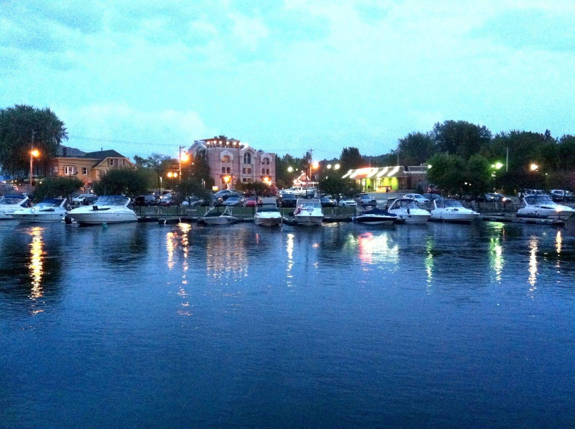 Auberge Du Grand Lac Magog Buitenkant foto